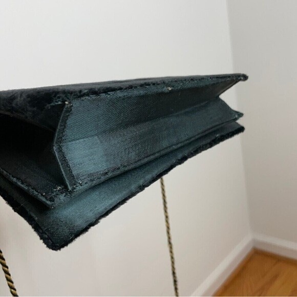 Vintage velvet embroidered bag with faux pearls - Picture 6 of 16